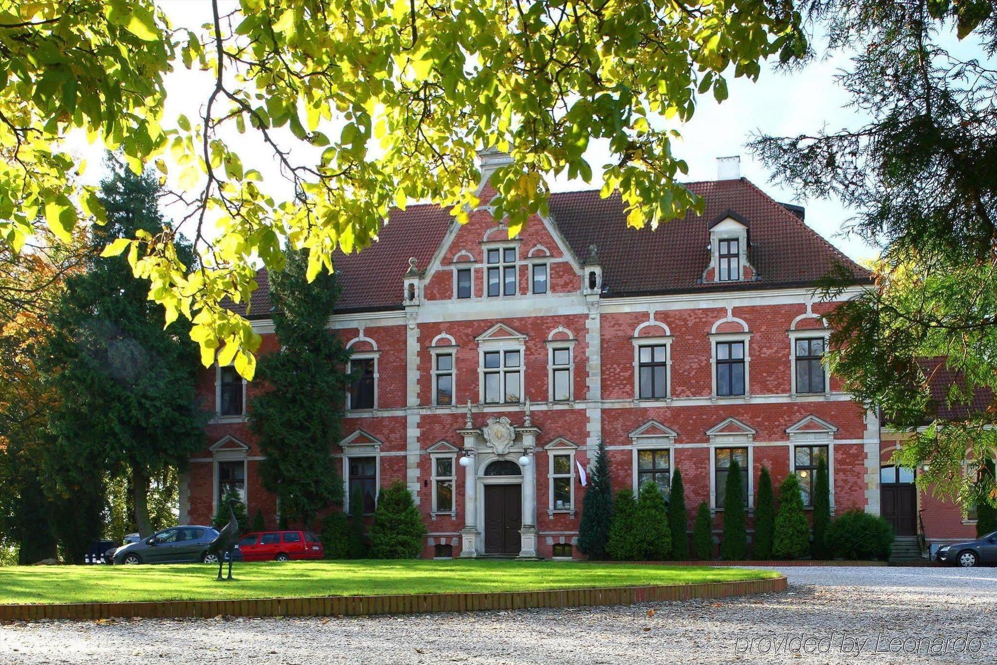 Lezno Palace Exterior photo